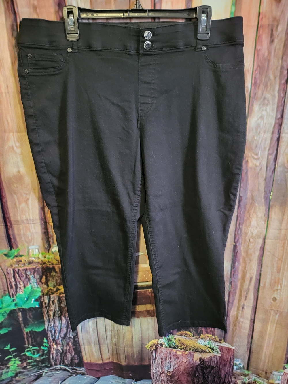Black Women's Capris